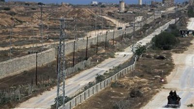 قصفته إسرائيل وترغب في السيطرة عليه.. ما هو محور فيلادلفيا الفاصل بين غزة والحدود المصرية؟