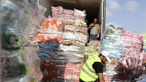 مساعدات من المصريين