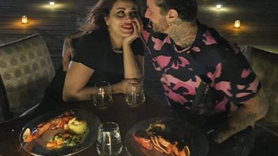 بعد تشجيع السياحة.. أحمد الفيشاوي يحتفل مع زوجته في أجواء رومانسية (صورة)