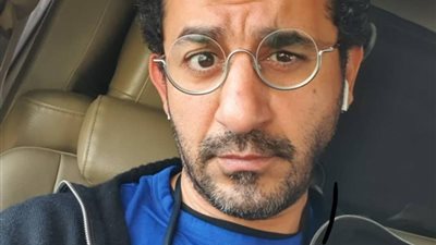 “وأنا قاعد مستني المصيف”.. أحمد حلمي يعبر عن ملله بسبب الحظر (صورة)