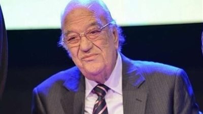 أبرزهم تامر حسني وأحمد السعدني.. نجوم الفن ينعون وفاة حسن حسني بكلمات مؤثرة ويدعون له (صور)