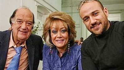 أحمد مكي ينعي حسن حسني بالآيات القرآنية وكواليس فيلم “H دبور” (صورة)