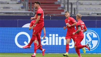 مباراة متكافئة بين أوجسبورج وبادربورن في الدوري الألماني