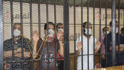 شاهد.. تطبيق مشدد للإجراءات الاحترازية داخل المحاكم مع بدء عودة عملها (صور وفيديو)