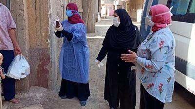 لأول مرة.. لجان العزل المنزلي بالمنوفية تبدأ توزيع الأدوية على المصابين بفيروس كورونا (صور)