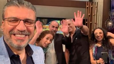 غدًا.. أبطال مسلسل بـ100 وش ضيوف عمرو الليثي في برنامج واحد من الناس (صور)