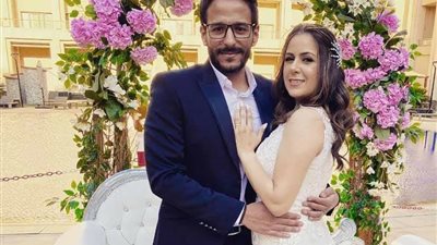 الشاعر أحمد المالكي يعلن زواجه من المذيعة ماهي سامي (صورة)