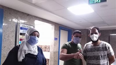 خروج طبيب العناية بمستشفى الحجر بقها بعد تعافيه من فيروس كورونا