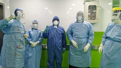 بسبب التقصير فى العمل.. ننشر قرارت الصحة بعقاب صيادلة دمنهور ونقلهم للقاهرة (مستندات)