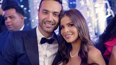 زوجة كريم فهمي: “أول ما عرفته قولتله ماتمثلش.. وبحمد ربنا أن كورونا موجودة بسبب المعجبات”