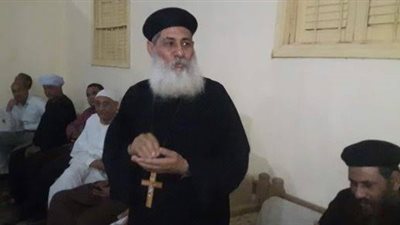 بعد التزامه بالحجر المنزلي.. أمين دير القديسين بالأقصر يعلن نقل القس بيشاي إلى مستشفى العديسات
