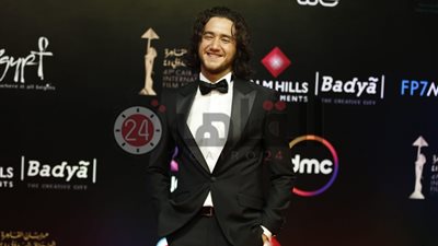 أحمد مالك عن مشاركته في نص أزمة: “عمري ما سمعت أي شيء عن الفيلم ده” (صورة)