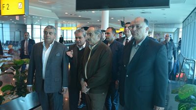 وزير الطيران يكشف تفاصيل خطة فتح المطارات.. وعودة المصريين من قطر (فيديو)