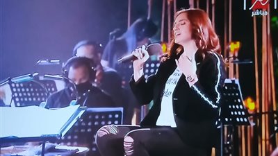 بعد حفلها.. آمال ماهر تحتل تريند موقع تويتر (صورة)