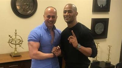 لماذا يتولى محمد رمضان مسؤولية الإعلان عن مستجدات مسلسل أحمد زكي.. وأين تامر مرسي؟