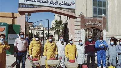 خروج 15 حالة بعد التعافي من الإصابة بكورونا من مستشفى دمنهور التعليمي