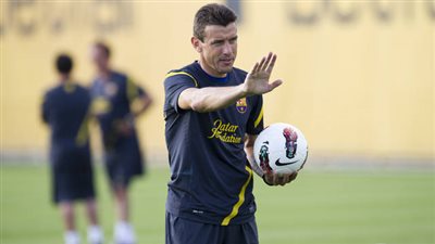 بعد اعتزاله التدريب بسبب مرض خطير.. ريال مدريد يدعم مدرب برشلونة السابق