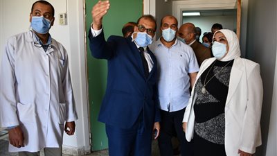 رئيس جامعة قناة السويس تفتتح مستشفى عزل داخل “المقر الجامعي” بالإسماعيلية (فيديو)
