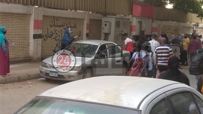 مراقبة مخالطة لمصاب بفيروس كورونا تثير الذعر بين أولياء أمور طلاب الثانوية (صور)