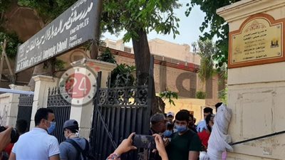 ضبط طالب بالعبور لقيامه بتسريب امتحان اللغة الإنجليزية