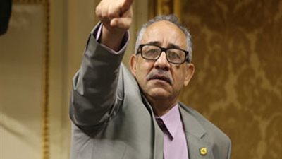 برلماني يطالب باستدعاء رئيس الوزراء تحت قبة مجلس النواب بسبب تصريحاته عن الأطباء