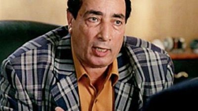 كيف اختار عبد الله مشرف تجسيد شخصية حسني مبارك في مسرحية “ماما أمريكا”؟