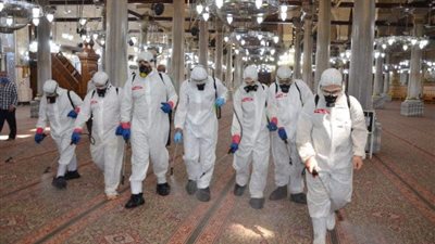 “الأوقاف” تنظم حملات تعقيم مكثفة بجميع مساجد الجمهورية استعدادا للفتح (صور)