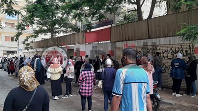 في أول تعليق لها بعد شائعة وفاتها.. مراقبة ثانوية مصابة بكورونا: “روحت اللجنة بالمترو ورجعت فيه وأنا تعبانة”