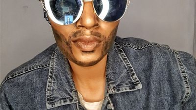 فتاة تنجح في تغيير ملامحها بالمكياج لتشبه محمد رمضان.. والفنان يعلق (صور)