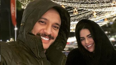 من على الشاطئ.. هنادي مهنا وأحمد خالد صالح يشاركان الجمهور لحظات المتعة (صور)