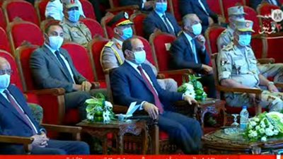السيسي: منذ عام 2002 لم يتصد أحد لمشكلة الزحام والبناء في القاهرة