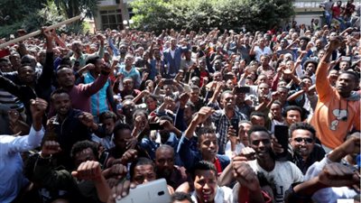 اثيوبيا وسد النهضة.. عنف وشغب في أديس أبابا بعد وفاة مطرب شاب بطلق ناري