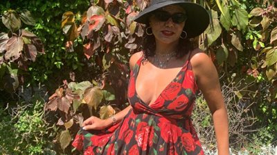 “بفستان مزركش ومفتوح الصدر”.. رانيا يوسف في إطلالة جديدة (صور)