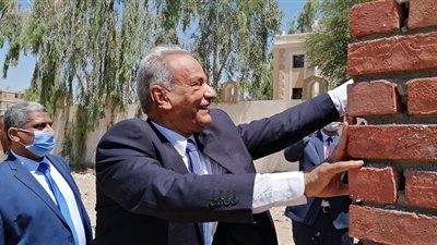 مدير التفتيش القضائي يضع حجر الأساس لمجمع النيابة الإدارية بمحافظة قنا (صور)