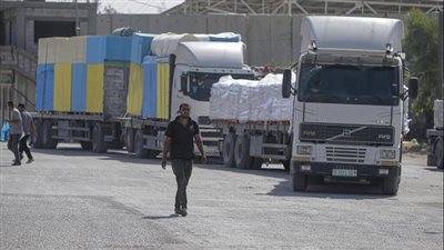 مسؤول أممي: المساعدات المسموح بدخولها إلى غزة قطرة في محيط