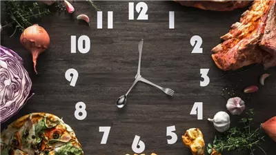 دراسة تكشف أفضل وأسوأ وقت لتناول العشاء