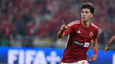 عضو شركة الكرة بالأهلي يكشف تفاصيل مفاوضات إمام عاشور وموديست وسوزا ورضا سليم.. وحقيقة التعاقد مع بالوتيلي