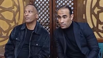 سيد عبد الحفيظ يقدم واجب العزاء في والد إيهاب الخطيب مدير قناة الأهلي | بث مباشر