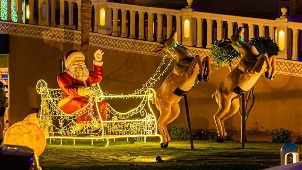 زينة رأس السنة تزين