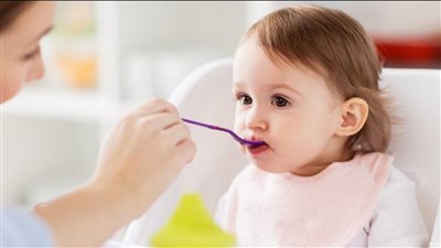 فوائد دبس التمر للأطفال النحاف.. منافع عديدة للرضع عند إضافة الحليب إليه 