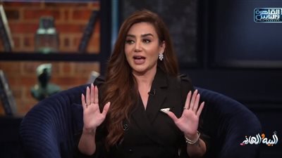 نورين شحاتة تحرج ضيف برنامجها: هو أنت ليه بتتكلم بالفصحى.. أنت حافظ الكلام؟ | فيديو 