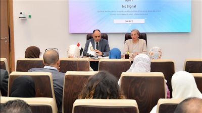ضمنها عوادم المركبات.. وزيرة البيئة تعقد اجتماعا مع العاملين لمتابعة عدد من الملفات