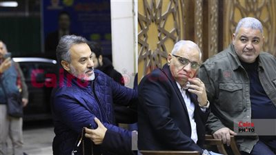 السبكي وإيهاب فهمي يقدمان واجب العزاء في عادل أنور بالحامدية الشاذلية