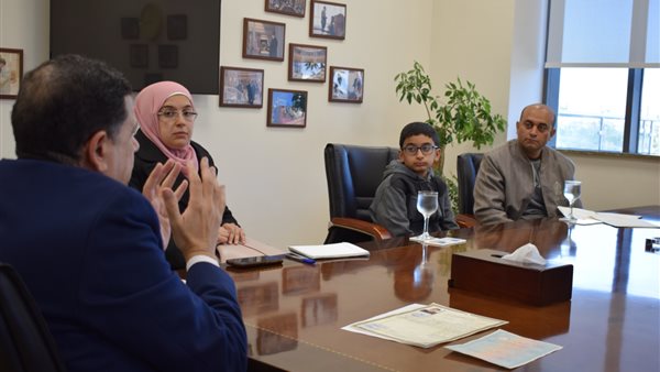 أسرة الطفل المعجزة