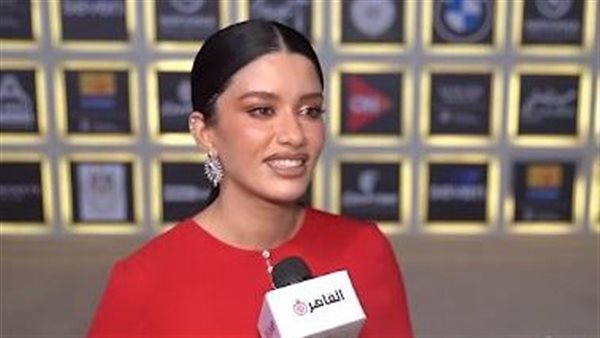 الفنانة سينتيا خليفة