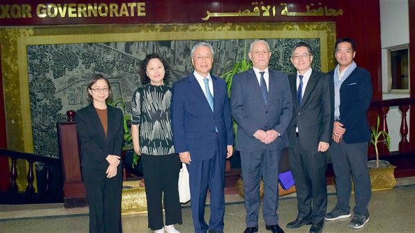 محافظ الأقصر يستقبل