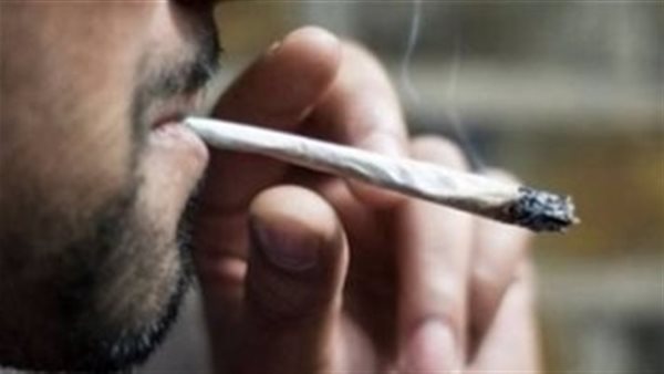 متعاطي مخدرات 