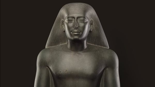  تمثال لـ وزير من