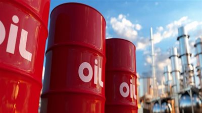 تراجع أسعار النفط عالميًا وسط استمرار المخاوف بشأن الطلب على الخام