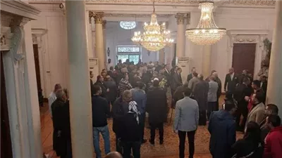 غياب للقيادات ومنع 89 عضوًا من الدخول.. مشاهد من فشل اكتمال النصاب القانوني لعليا الوفد للمطالبة برحيل يمامة